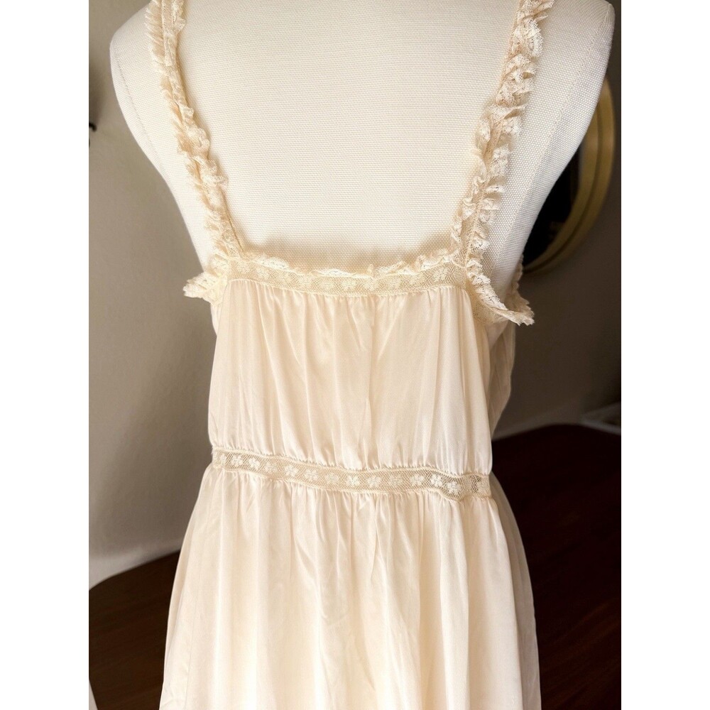 1940s Vanity Fair Bridal Nightgown Pink Lace Pintuck Lingerie Size 34 - Picture 7 of 11
